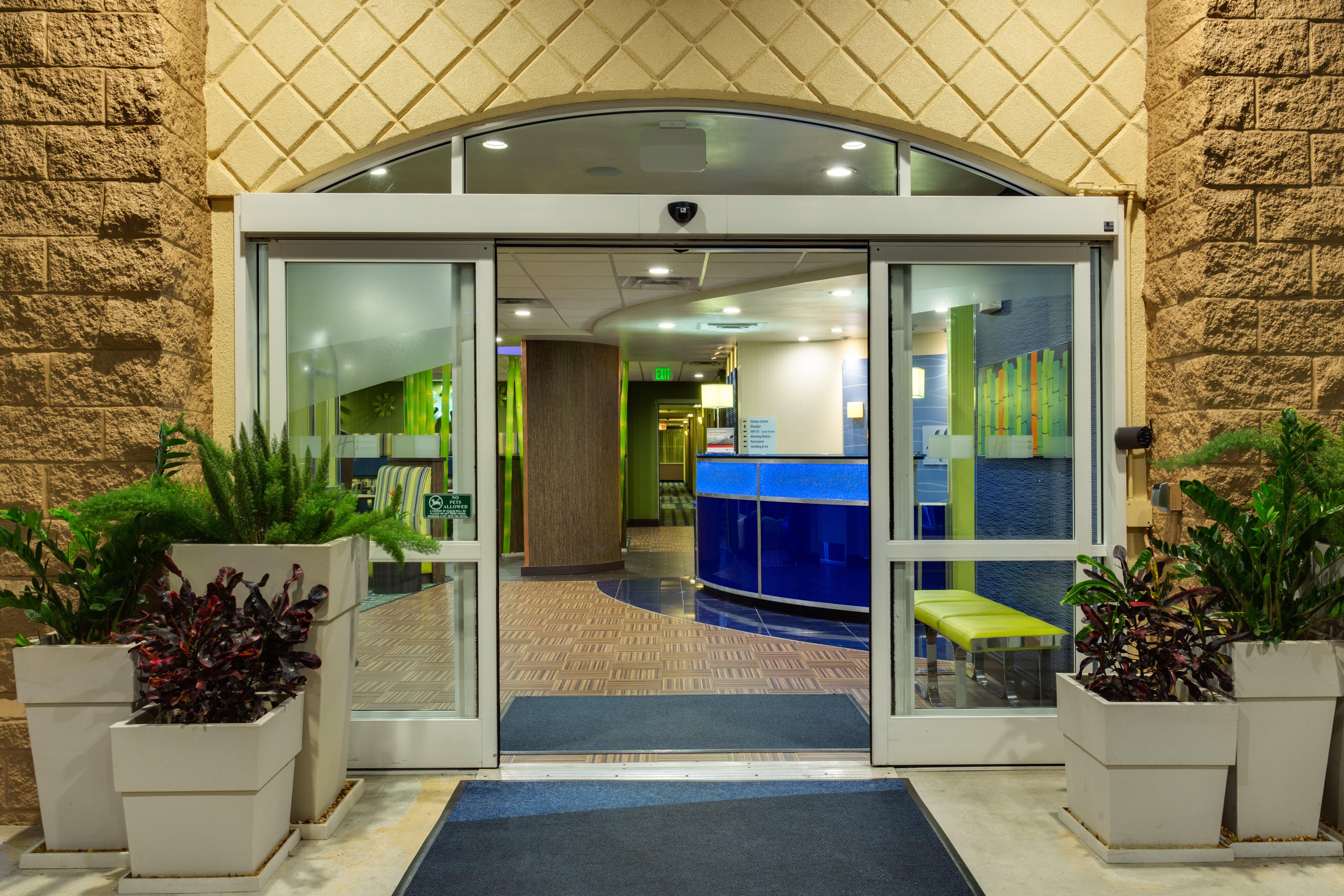 Holiday Inn Express & Suites Plant City By Ihg Екстериор снимка