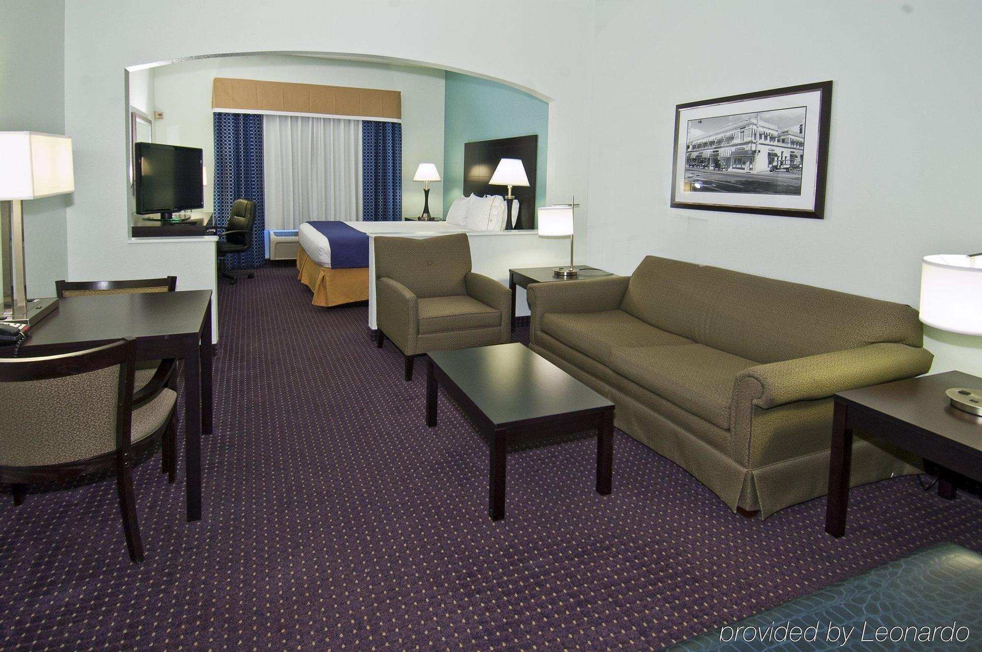 Holiday Inn Express & Suites Plant City, An Ihg Hotel Екстериор снимка